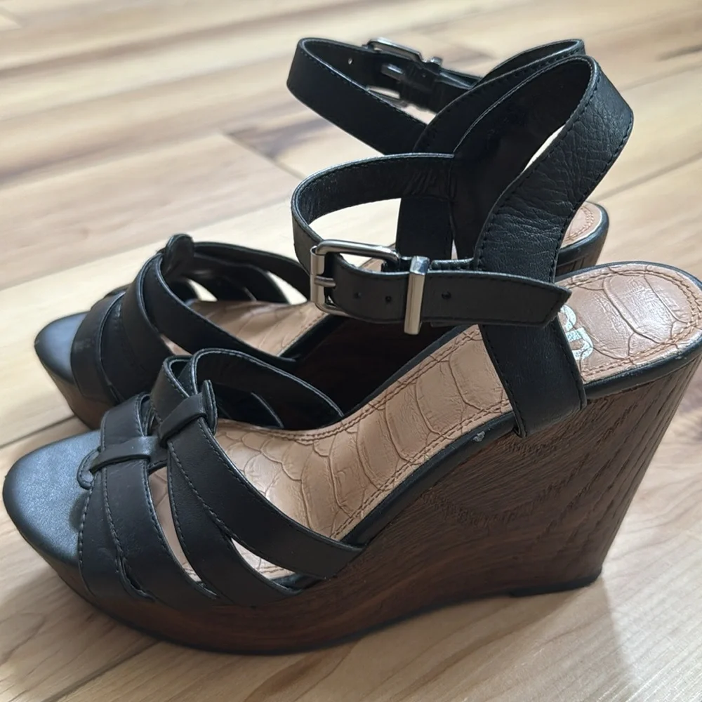 Gianni Bini Black wedge Platform Sandals with Ankle Strap